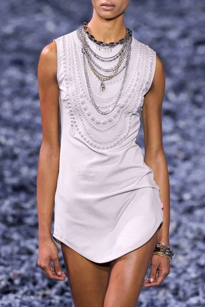 Look 72